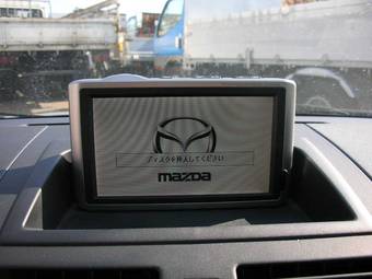 2005 Mazda Axela Pictures