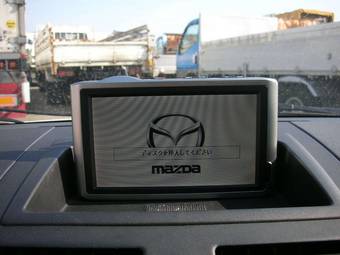 2005 Mazda Axela Pictures