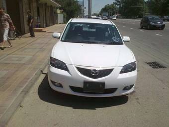 2005 Mazda Axela Pictures