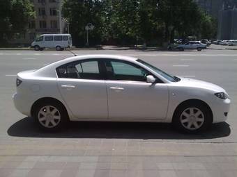 2005 Mazda Axela Photos
