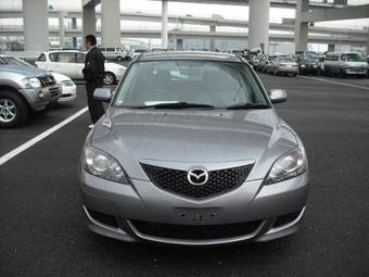 2005 Mazda Axela Photos