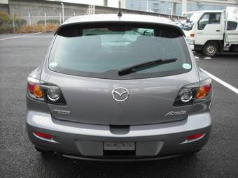 2005 Mazda Axela Photos