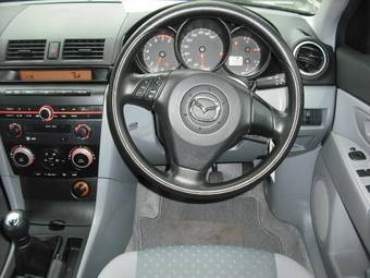 2005 Mazda Axela Wallpapers