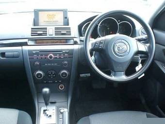 2005 Mazda Axela Photos