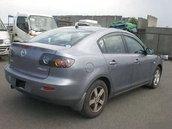 2005 Mazda Axela Photos