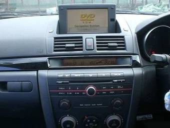 2005 Mazda Axela Pictures