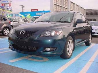 2005 Mazda Axela Pictures