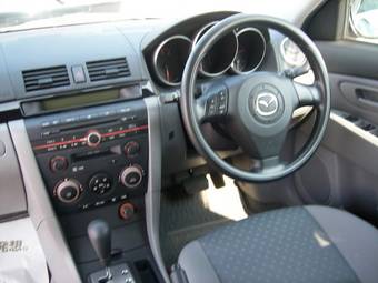 2005 Mazda Axela Photos