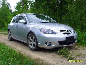 2005 Mazda Axela Pictures