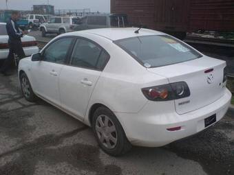 2005 Mazda Axela Photos