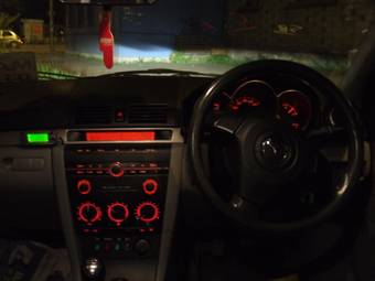 2005 Mazda Axela Pictures