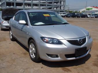 2005 Mazda Axela Photos