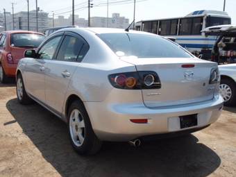 2005 Mazda Axela Photos