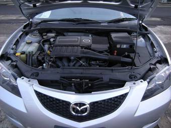 2005 Mazda Axela Photos