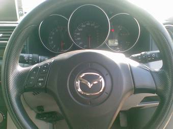 2005 Mazda Axela Pictures