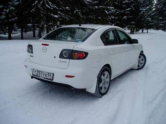 2005 Mazda Axela Pictures