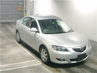 2005 Mazda Axela Pictures