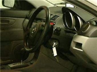 2005 Mazda Axela Photos