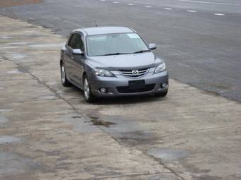 2005 Mazda Axela Pictures
