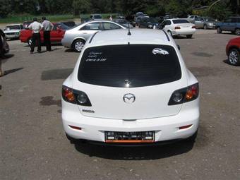 2005 Mazda Axela Photos
