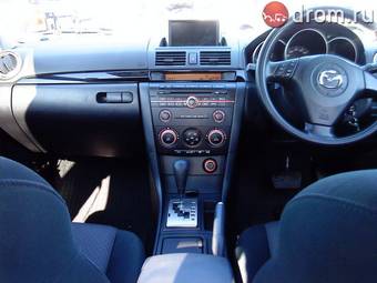 2005 Mazda Axela Images