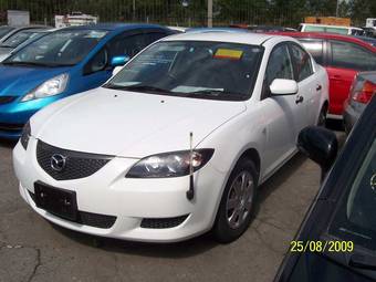 2005 Mazda Axela Photos