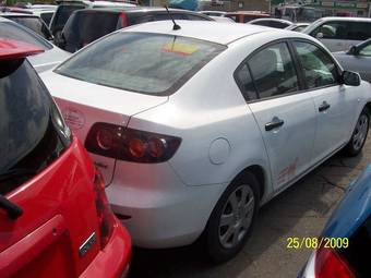 2005 Mazda Axela Pictures