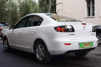 2005 Mazda Axela Pictures