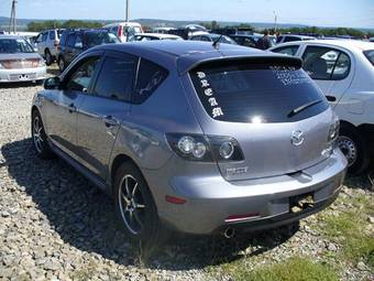 2005 Mazda Axela Photos