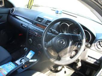 2005 Mazda Axela Photos
