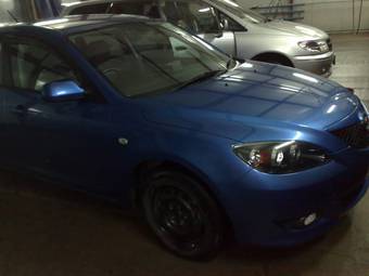 2005 Mazda Axela Pictures