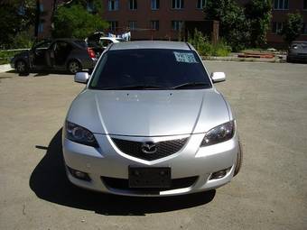 2005 Mazda Axela Pictures