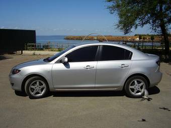 2005 Mazda Axela Photos