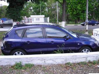 2005 Mazda Axela Pictures