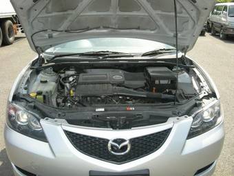 2005 Mazda Axela Photos