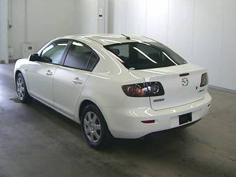 2005 Mazda Axela Pics