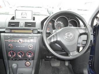 2006 Mazda Axela Pictures