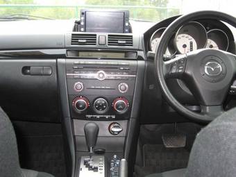 2006 Mazda Axela Images