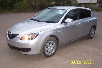 2009 Mazda Axela Pictures