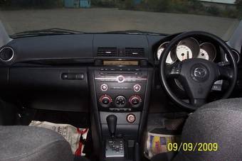 2009 Mazda Axela Pictures