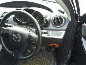 2009 Mazda Axela Pictures