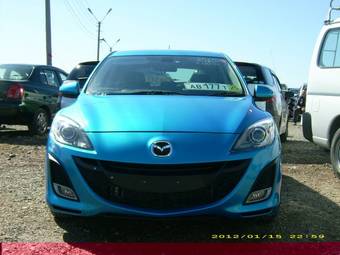 2010 Mazda Axela Photos