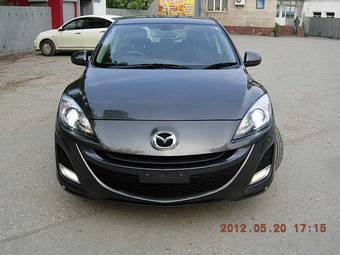 2010 Mazda Axela Photos