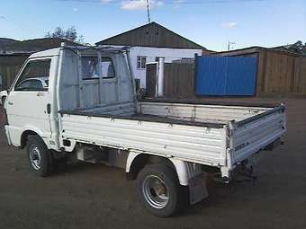 1994 Mazda Bongo Photos