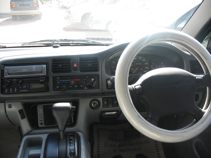 1996 Mazda Bongo Photos