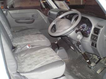 2001 Mazda Bongo Photos
