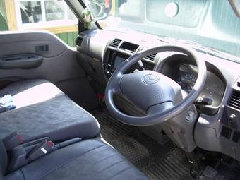 2001 Mazda Bongo Photos