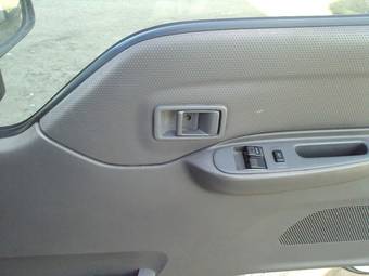 2001 Mazda Bongo Photos