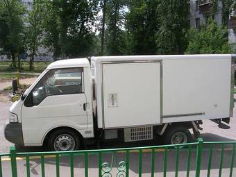 2001 Mazda Bongo Photos