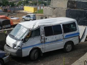 2001 Mazda Bongo Photos